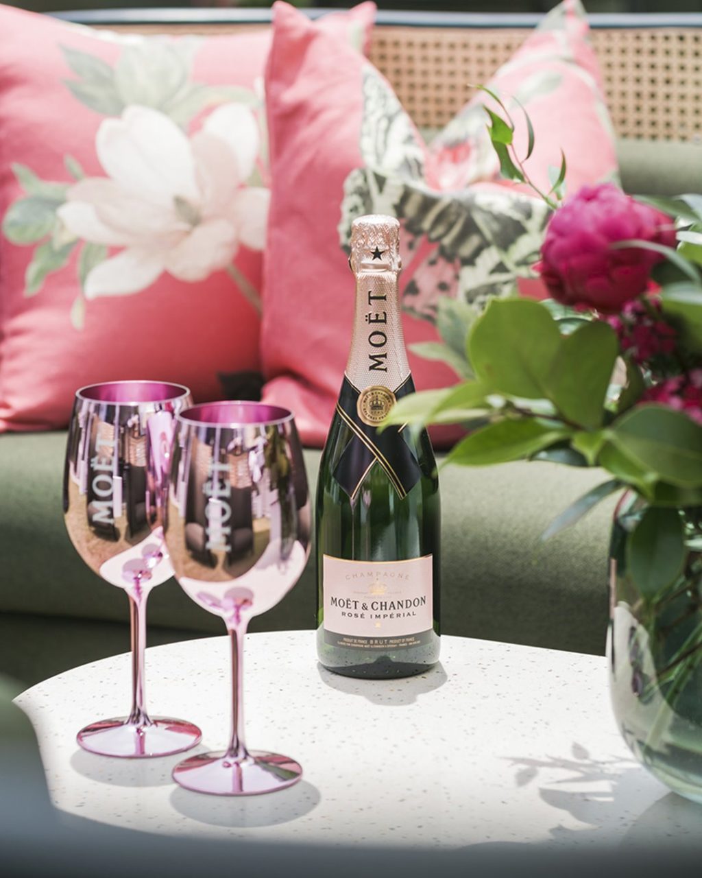 Moet-rose-Imperial-Dreams-of-Luxury