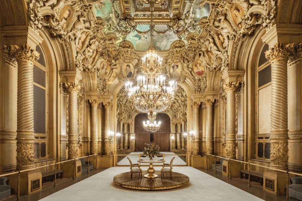 Palacio-Garnier-Airbnb-Foyer-de-la-Danse-Dreams-of-Luxury