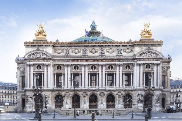 Opera-de-Paris-Airbnb-Dreams-of-Luxury