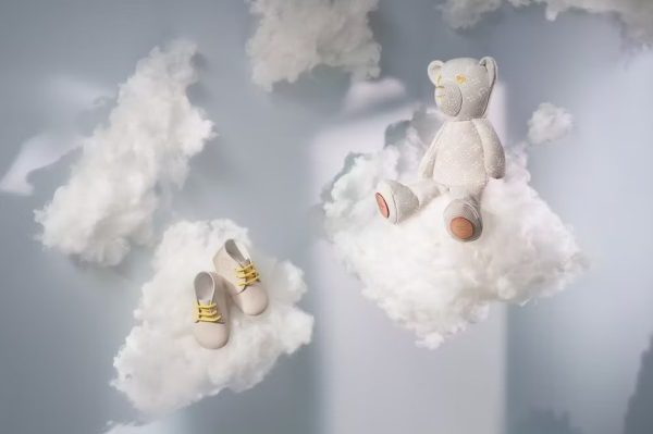 Zapatos-y-oso-peluche-louis-vuitton-baby-Dreams-of-Luxury