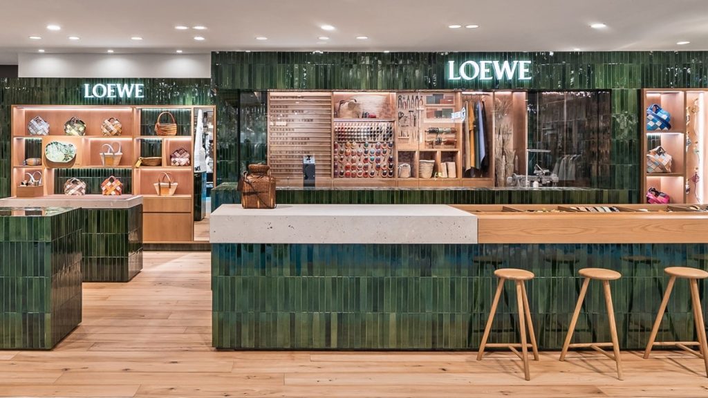 Tienda-reparación-cuero-Loewe-Dreams-of-Luxury