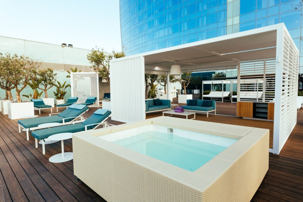 Cabanas-VIP-W-Barcelona-Dreams-of-Luxury