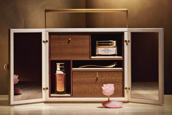 Le-cabinet-Extraordinarie-Dior-Dreams-of-Luxury