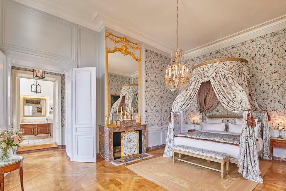 Le-Grand-Controle-suite-Dreams-of-Luxury