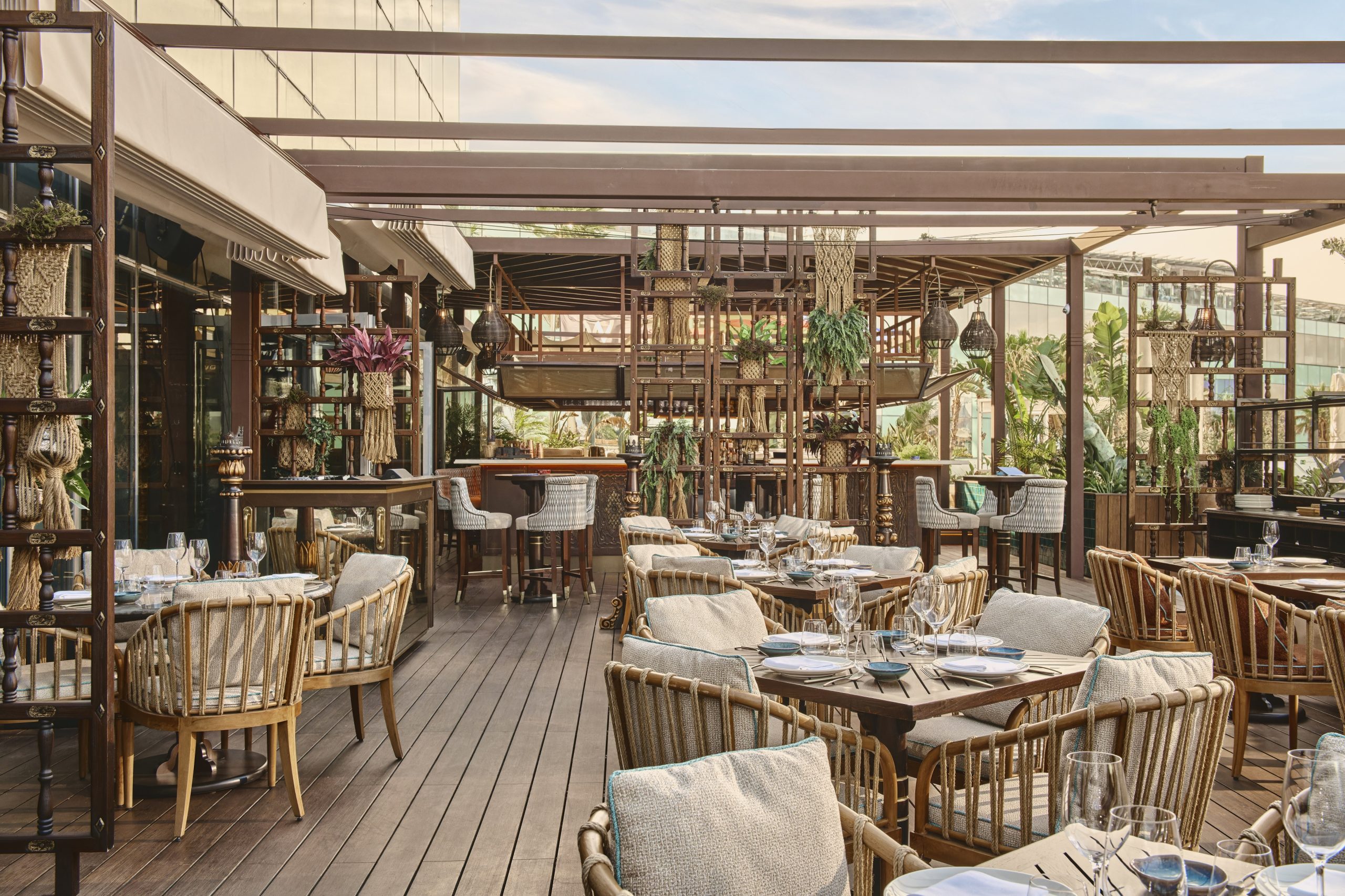 Terraza-Restaurante-Coya-Barcelona_Dreams-of-Luxury