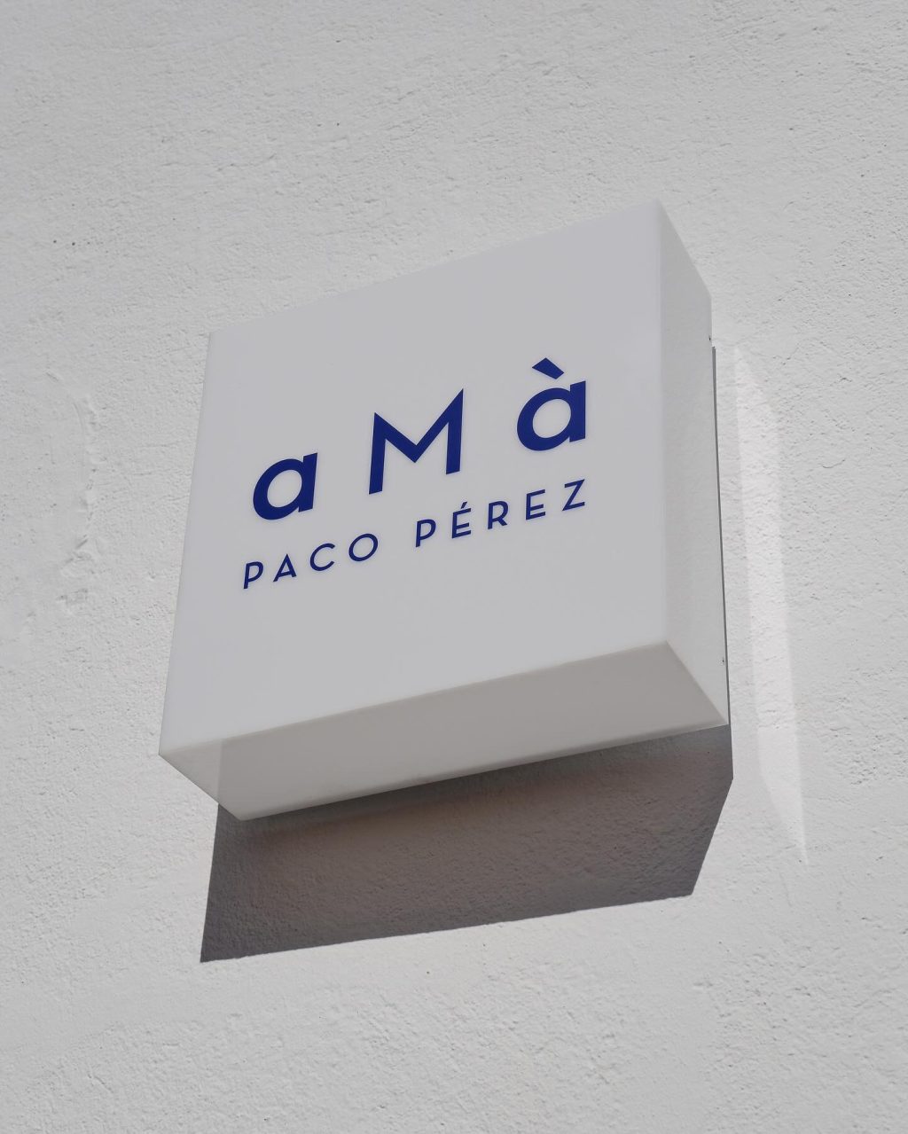 A-Ma-paco-Perez-Dreams-of-Luxury