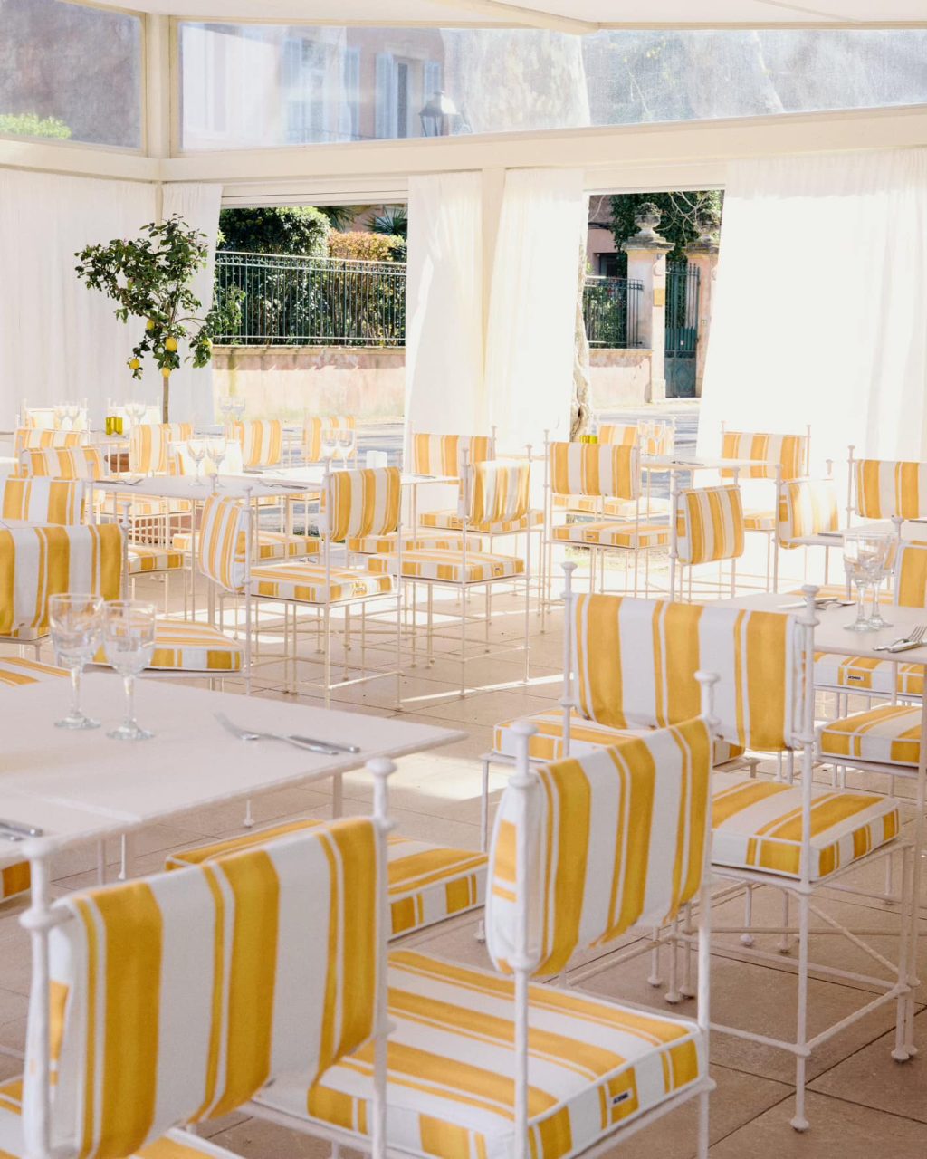 Jacquemus-Saint-tropez-restaurante-La-renaissance-Dreams-of-Luxury